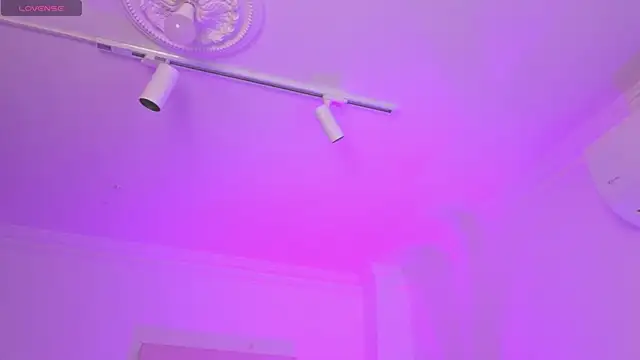 Aleejaa   online show from November 17, 2025, 11:05 am