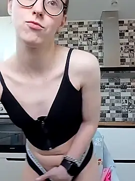 MartiniiSelenna online show from January 8, 2025, 12:47 pm