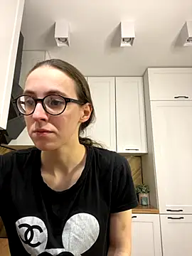 MartiniiSelenna online show from November 7, 2025, 6:46 am