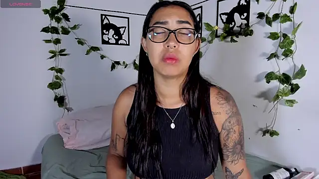 melanieecox online show from September 26, 2025, 8:18 am