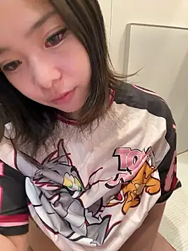 Snapshot of Rei1216xo chatting on October 24, 2025, 4:25 pm Rei1216xo online show from October 24, 2025, 4:25 pm