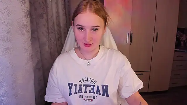 Snapshot of KeiraNight chatting on February 23, 2025, 2:04 pm KeiraNight online show from February 23, 2025, 2:04 pm