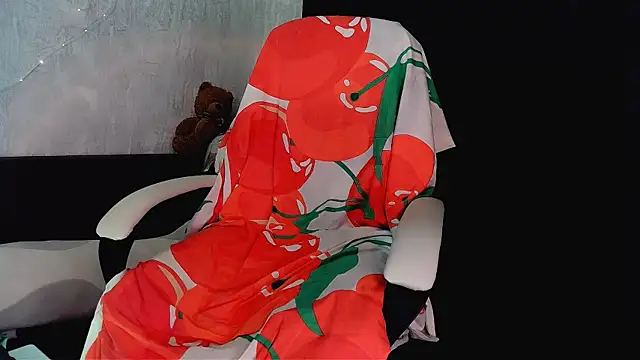 Snapshot of Teasing_Molly chatting on September 15, 2025, 1:33 pm Teasing Molly online show from September 15, 2025, 1:33 pm