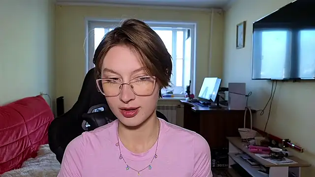 MalvinaBlum online show from December 1, 2025, 4:06 am