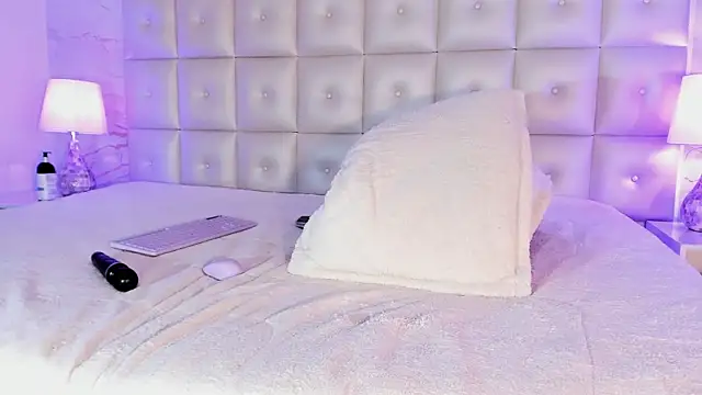 sabrinamilani online show from January 16, 2025, 6:25 am