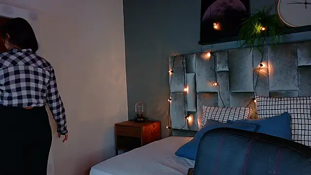 alaia-rogers online show from October 7, 2025, 11:40 am