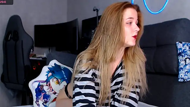 Snapshot of CassidyKiss chatting on November 5, 2025, 11:10 am CassidyKiss online show from November 5, 2025, 11:10 am