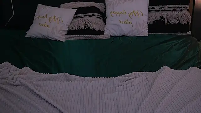 Snapshot of IceDanielles chatting on November 4, 2025, 1:43 pm IceDanielles online show from November 4, 2025, 1:43 pm