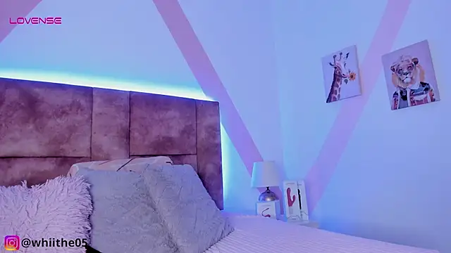 isabella whiithe online show from January 9, 2025, 9:16 pm