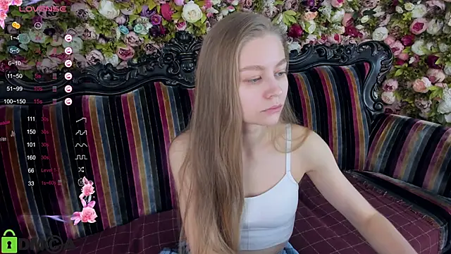 Snapshot of Polumna_cute chatting on January 23, 2025, 9:29 am Polumna cute online show from January 23, 2025, 9:29 am