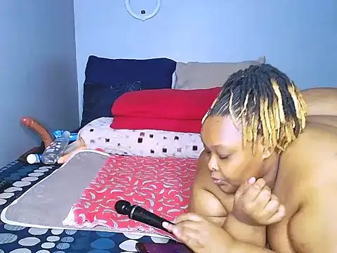 Snapshot of fatafricanqueen chatting on September 27, 2025, 10:53 am fatafricanqueen online show from September 27, 2025, 10:53 am