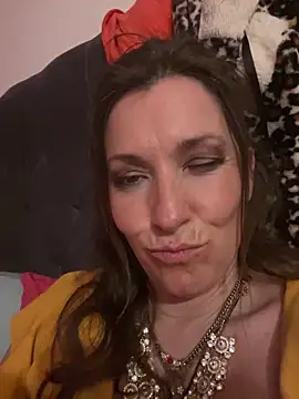 Lwhite1 online show from May 31, 2026, 10:33 pm