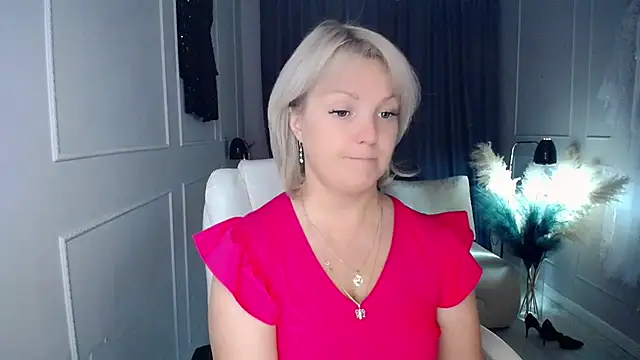 Juarnea online show from October 8, 2025, 8:39 pm