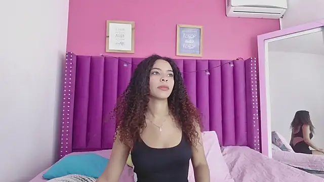 littleebonny online show from December 17, 2025, 12:44 pm