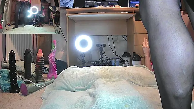 Snapshot of ClairTS chatting on December 21, 2024, 12:16 pm ClairTS online show from December 21, 2024, 12:16 pm