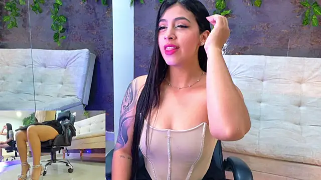 Snapshot of emily_jones_1 chatting on November 9, 2025, 11:41 am emily jones 1 online show from November 9, 2025, 11:41 am