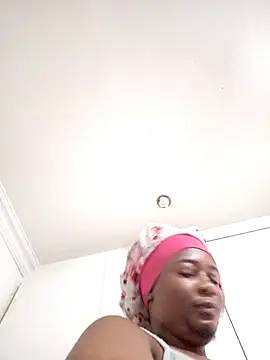 CocoBootyyy online show from February 4, 2026, 4:02 pm