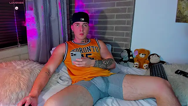 liam oficial02 online show from January 11, 2026, 2:49 am