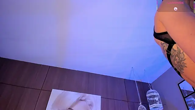 AgattaDuque online show from April 10, 2026, 11:09 pm