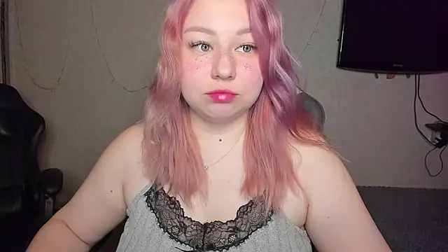 Milafoxxxy online show from December 3, 2025, 8:12 am