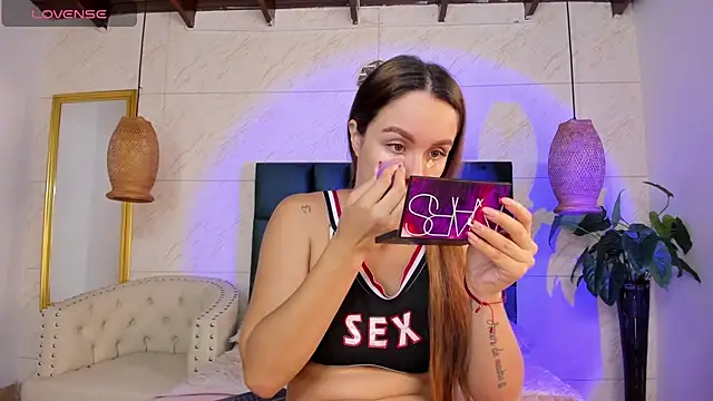 Taiissa  online show from December 1, 2025, 12:54 pm