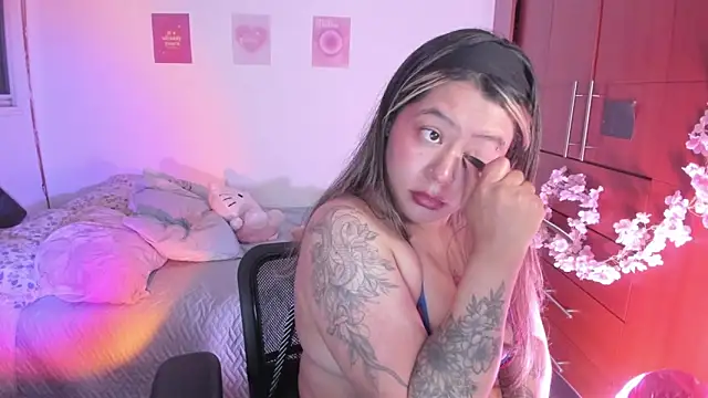 StephaniFox online show from September 23, 2025, 11:08 pm