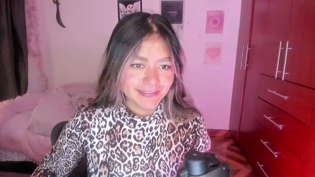 Snapshot of StephaniFox chatting on January 17, 2026, 12:04 am StephaniFox online show from January 17, 2026, 12:04 am