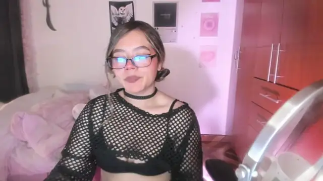 Snapshot of StephaniFox chatting on February 19, 2026, 3:13 am StephaniFox online show from February 19, 2026, 3:13 am