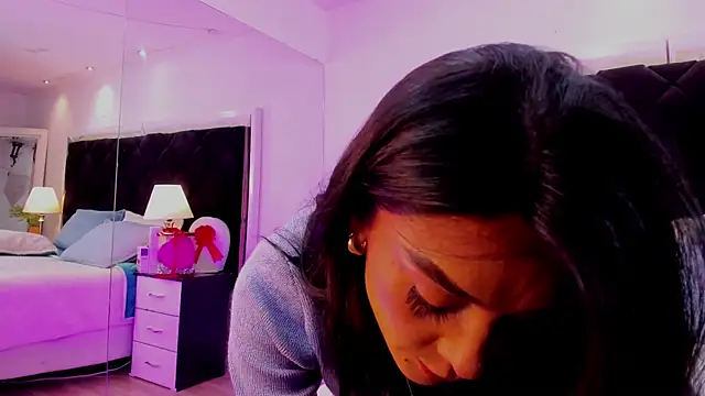 Holly Brensonexx  online show from February 16, 2025, 1:49 pm