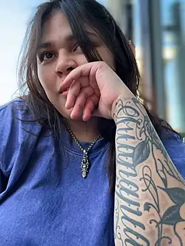 miacanela xo online show from April 13, 2026, 10:59 pm