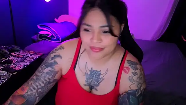 Snapshot of miacanela_xo chatting on June 30, 2026, 12:33 am miacanela xo online show from June 30, 2026, 12:33 am