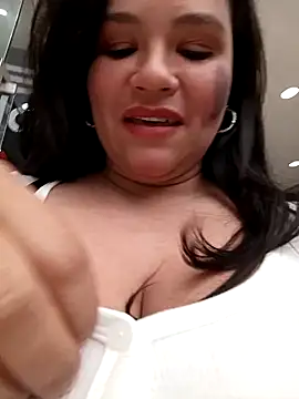 Snapshot of Julieta-tits chatting on December 4, 2024, 7:34 pm Julieta-tits online show from December 4, 2024, 7:34 pm