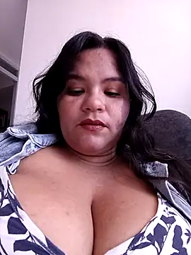 Snapshot of Julieta-tits chatting on February 25, 2026, 3:43 pm Julieta-tits online show from February 25, 2026, 3:43 pm