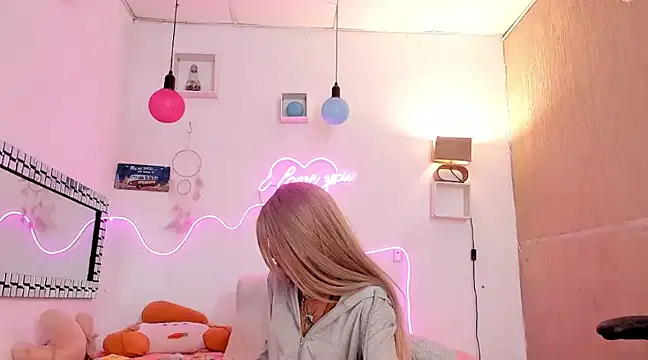 Snapshot of lilith_horny chatting on March 6, 2025, 11:25 am lilith horny online show from March 6, 2025, 11:25 am