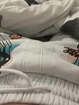 Snapshot of bdsm19 chatting on February 5, 2026, 8:35 pm bdsm19 online show from February 5, 2026, 8:35 pm