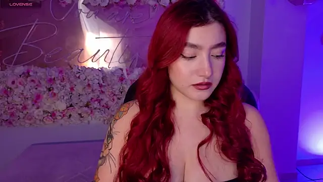 Snapshot of ViolettCastel chatting on February 6, 2026, 7:50 pm ViolettCastel online show from February 6, 2026, 7:50 pm