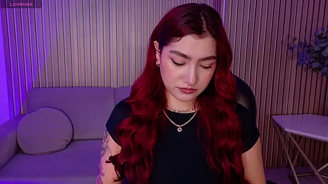 Snapshot of ViolettCastel chatting on February 18, 2026, 7:32 pm ViolettCastel online show from February 18, 2026, 7:32 pm