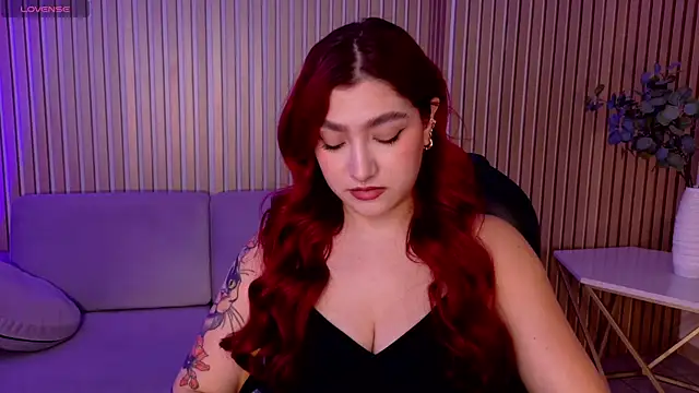 Snapshot of ViolettCastel chatting on February 19, 2026, 7:21 pm ViolettCastel online show from February 19, 2026, 7:21 pm