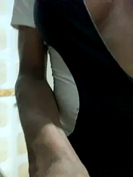 sweetsarabig22cm online show from January 6, 2026, 11:07 pm