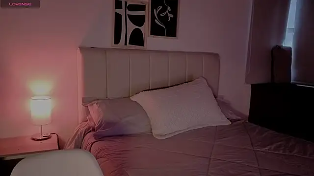 Roxxy mora online show from February 19, 2026, 10:28 pm