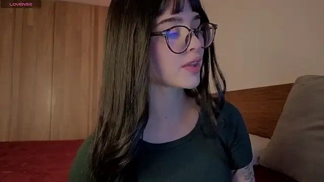 Snapshot of Roxxy_mora chatting on June 11, 2026, 10:19 pm Roxxy mora online show from June 11, 2026, 10:19 pm