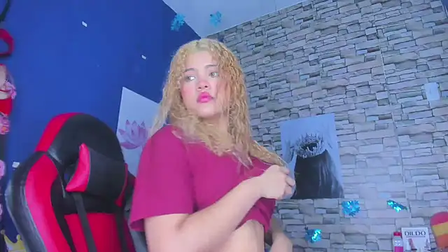 Snapshot of sofiacastillo01 chatting on February 22, 2025, 12:40 pm sofiacastillo01 online show from February 22, 2025, 12:40 pm