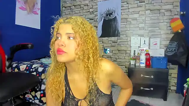 Snapshot of sofiacastillo01 chatting on March 7, 2025, 12:45 pm sofiacastillo01 online show from March 7, 2025, 12:45 pm