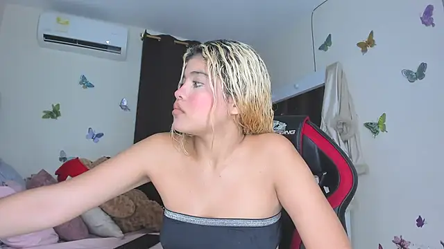 Snapshot of sofiacastillo01 chatting on September 25, 2025, 1:37 pm sofiacastillo01 online show from September 25, 2025, 1:37 pm