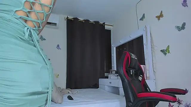 Snapshot of sofiacastillo01 chatting on October 3, 2025, 3:42 pm sofiacastillo01 online show from October 3, 2025, 3:42 pm