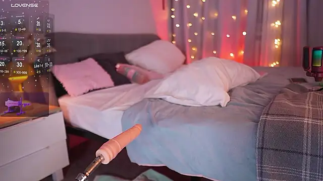 sweetcherryhot online show from March 15, 2026, 8:37 pm