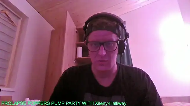 Bigthroaterboy online show from October 2, 2025, 6:04 pm