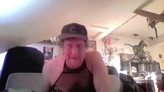Snapshot of Bigthroaterboy chatting on May 15, 2026, 5:42 pm Bigthroaterboy online show from May 15, 2026, 5:42 pm