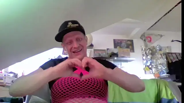 Snapshot of Bigthroaterboy chatting on June 13, 2026, 4:49 pm Bigthroaterboy online show from June 13, 2026, 4:49 pm