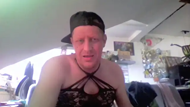 Snapshot of Bigthroaterboy chatting on June 17, 2026, 6:16 am Bigthroaterboy online show from June 17, 2026, 6:16 am